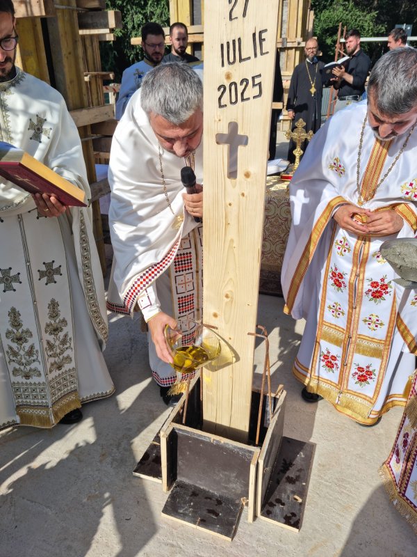 Punerea pietrei de temelie pentru un nou sfânt lăcaș în Capitală 337886