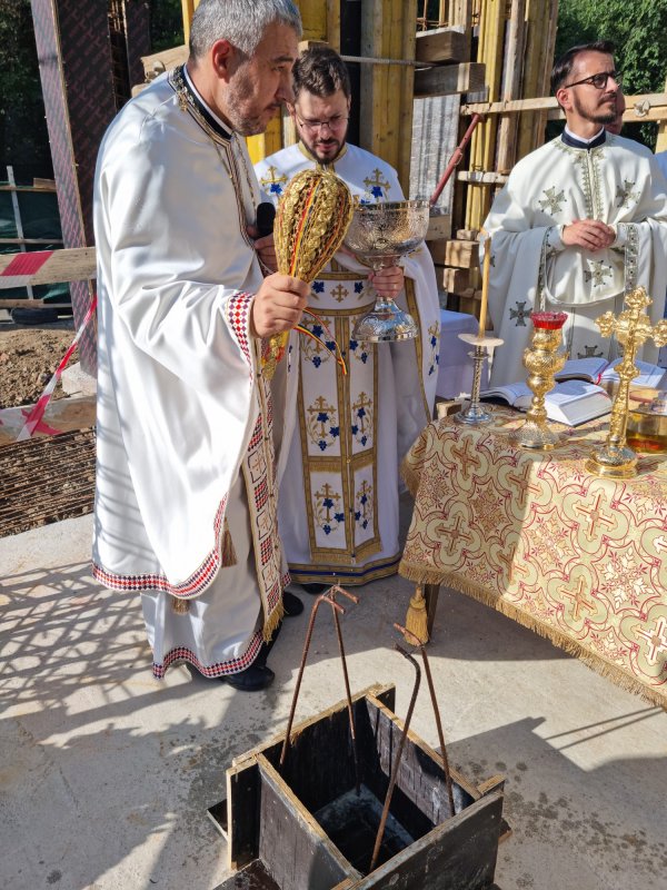 Punerea pietrei de temelie pentru un nou sfânt lăcaș în Capitală 337889