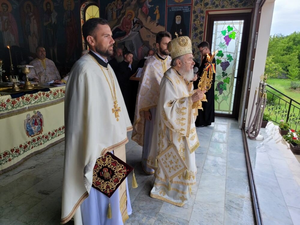 Popas de slujire și rugăciune la o mănăstire arădeană 337968