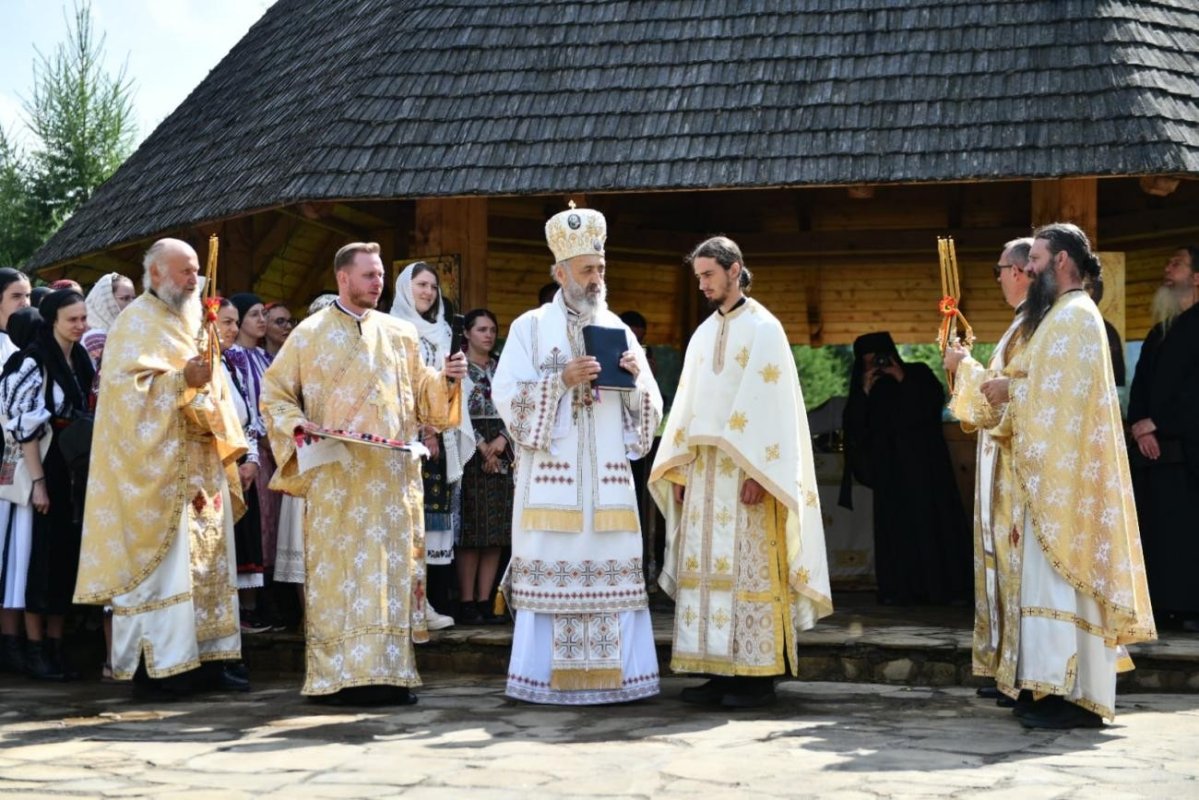 Sărbătoarea Sfântului Mare Mucenic și Tămăduitor Pantelimon la Mănăstirea Oaşa 337938