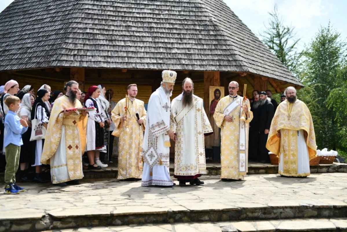 Sărbătoarea Sfântului Mare Mucenic și Tămăduitor Pantelimon la Mănăstirea Oaşa 337939