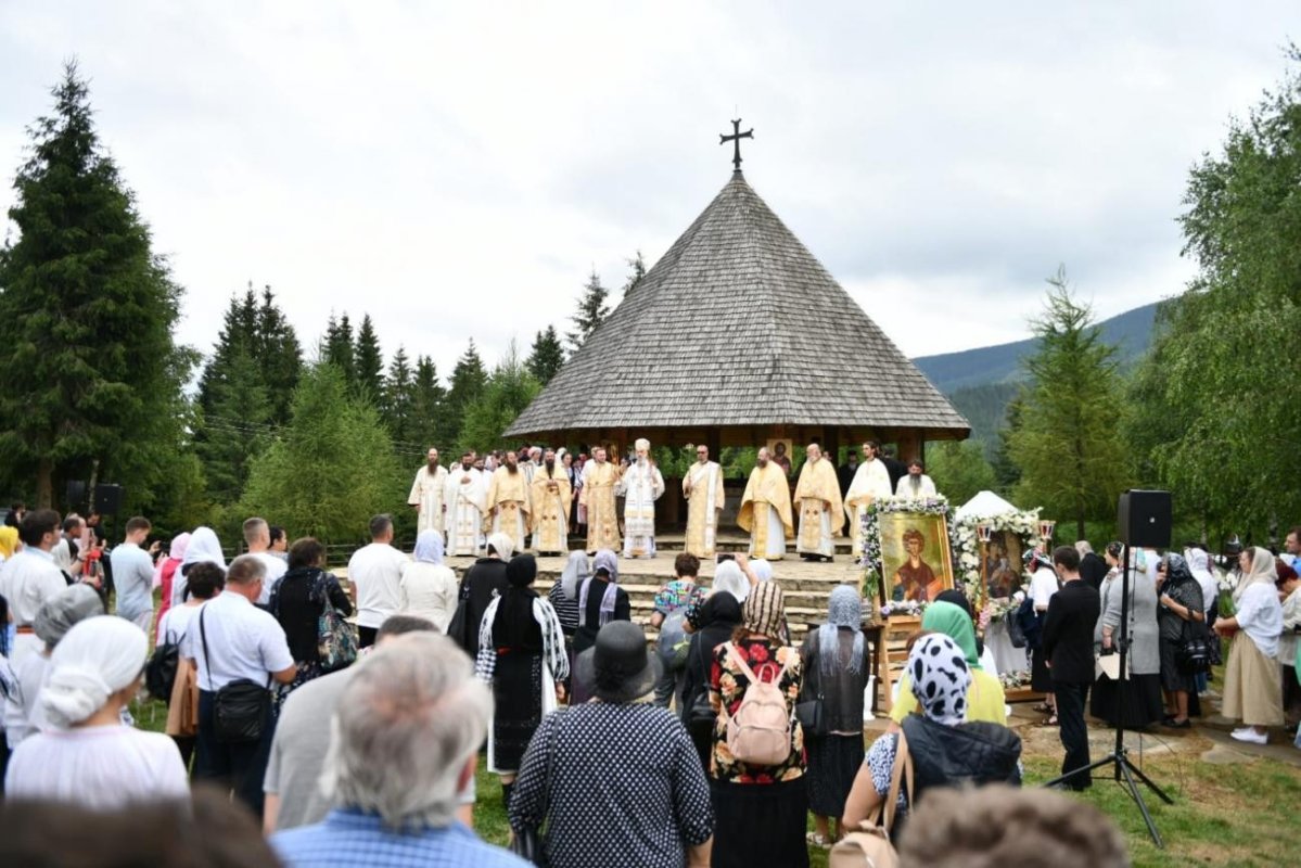 Sărbătoarea Sfântului Mare Mucenic și Tămăduitor Pantelimon la Mănăstirea Oaşa 337940