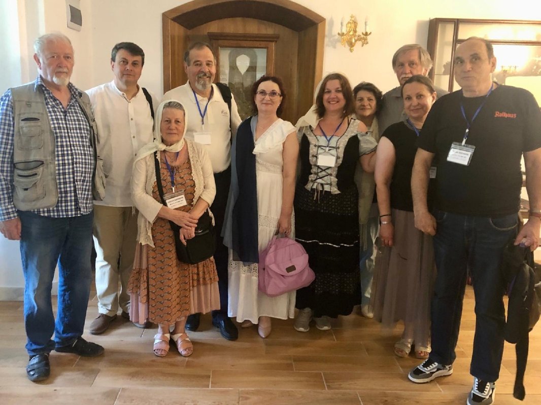 „Caravana scriitorilor”, în ținutul cultural și spiritual al Neamțului  337995