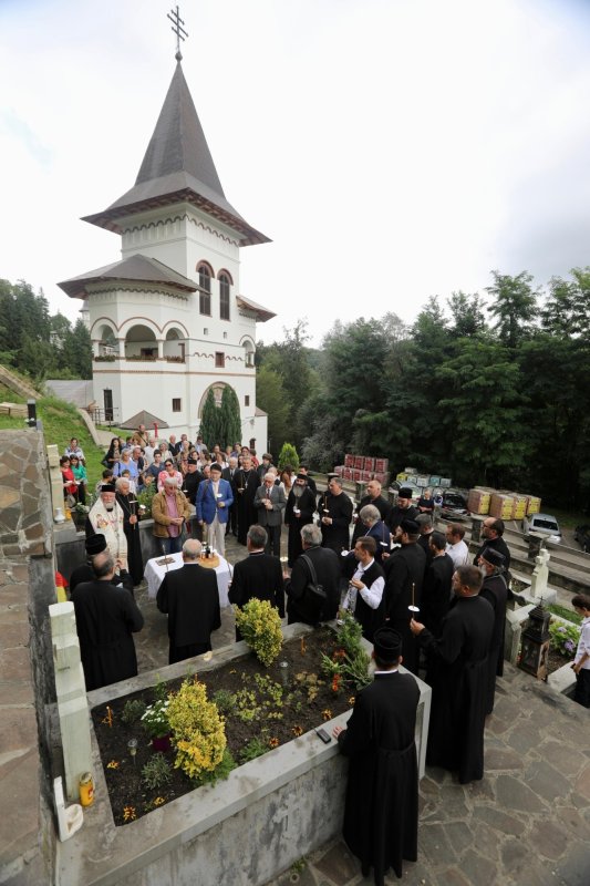 Simpozionul „Mari duhovnici și mărturisitori ai Rohiei” 338024