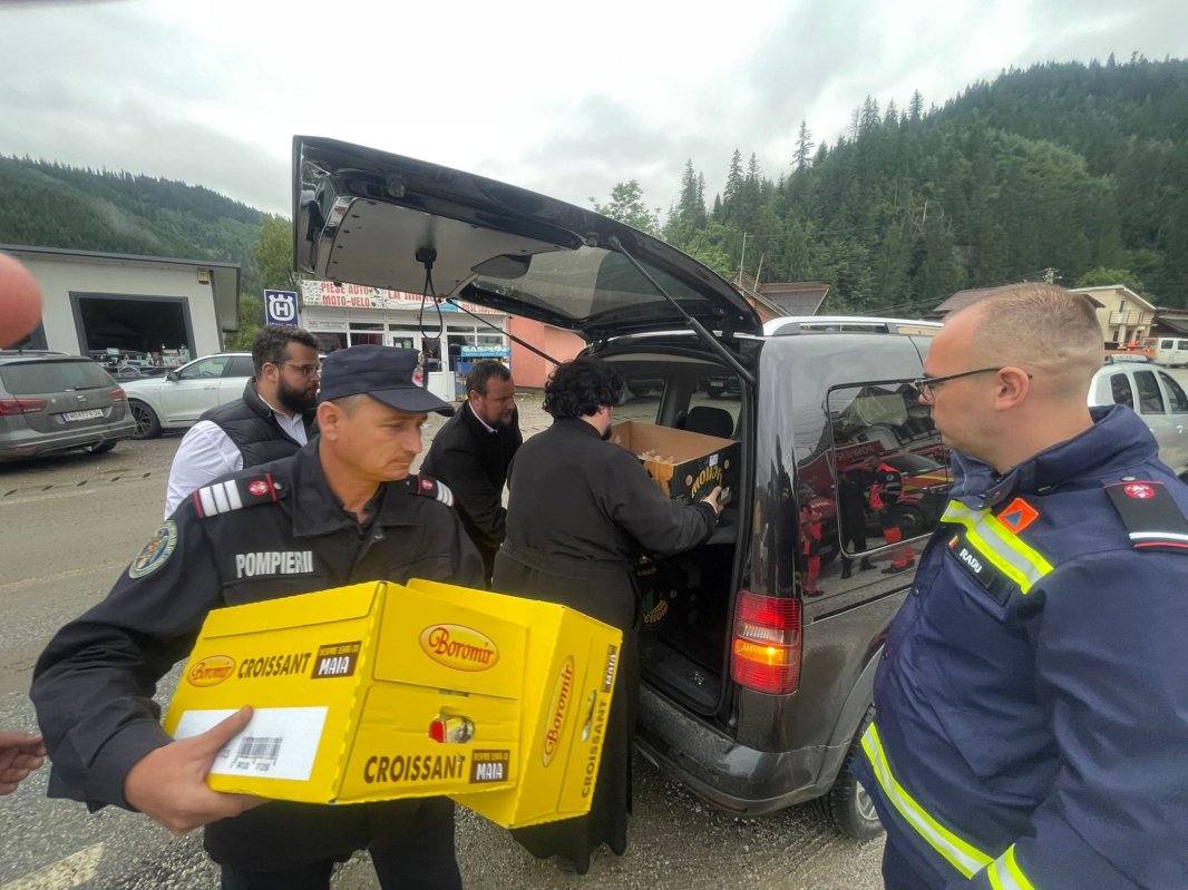 Arhiepiscopia Sucevei și Rădăuților continuă sprijinul în zonele Broșteni și Cotârgași 338129