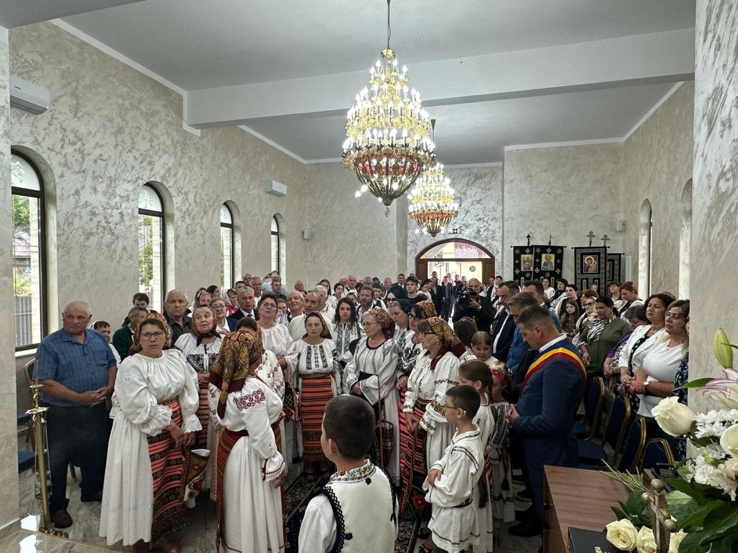 Sfințirea capelei mortuare din Mureșenii Bârgăului 338113