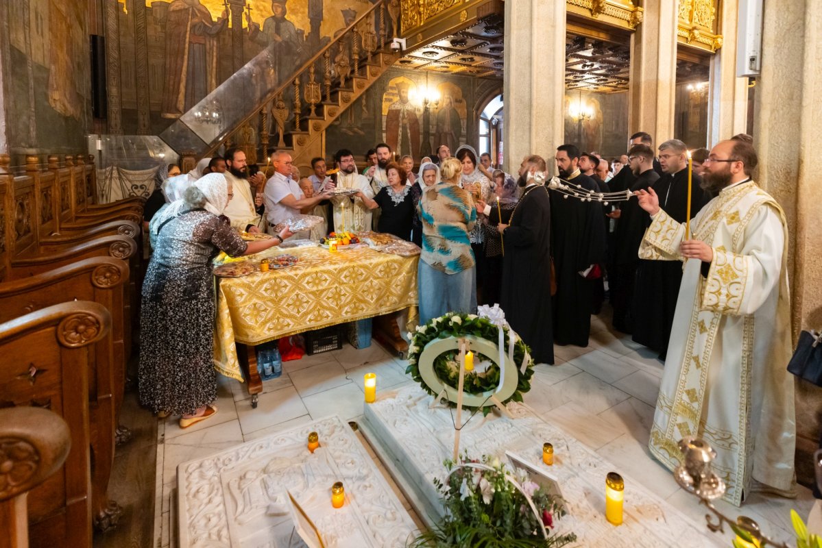 Slujbă de pomenire pentru doi Patriarhi ai României la Catedrala Patriarhală 338125