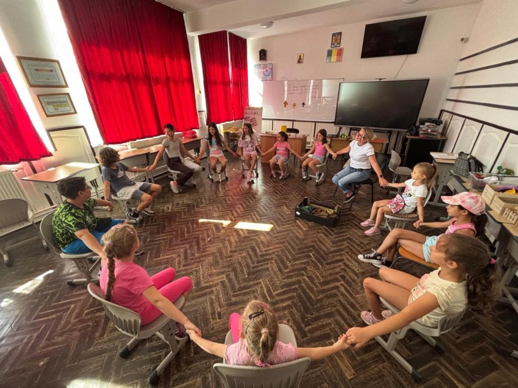 Tabăra „Copilăria din tinda bisericii” în Parohia Suseni, Protopopiatul Reghin 338223