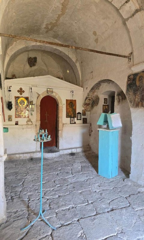 Între rugăciune și mare: ritmul blând al Eghinei 337809