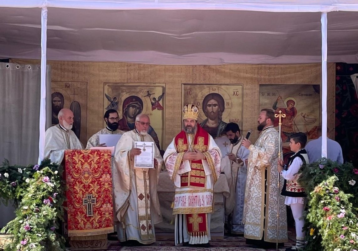 A fost sfinţit noul Centru social-pastoral al Parohiei Cuejdiu  338370