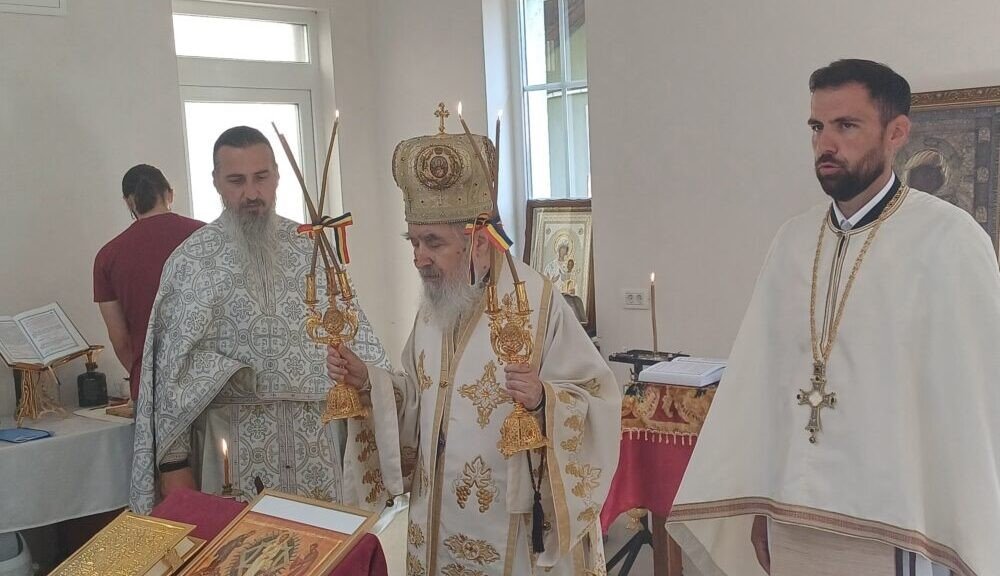 Arhiepiscopul Aradului, într-o parohie tânără 338334