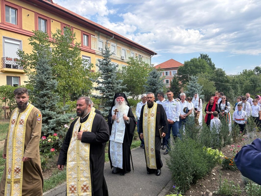 Binecuvântare la biserica Parohiei Aeroport Timișoara 338345