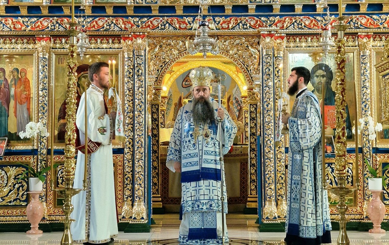 Duminica a 8-a după Rusalii la Mănăstirea Pantocrator 338339