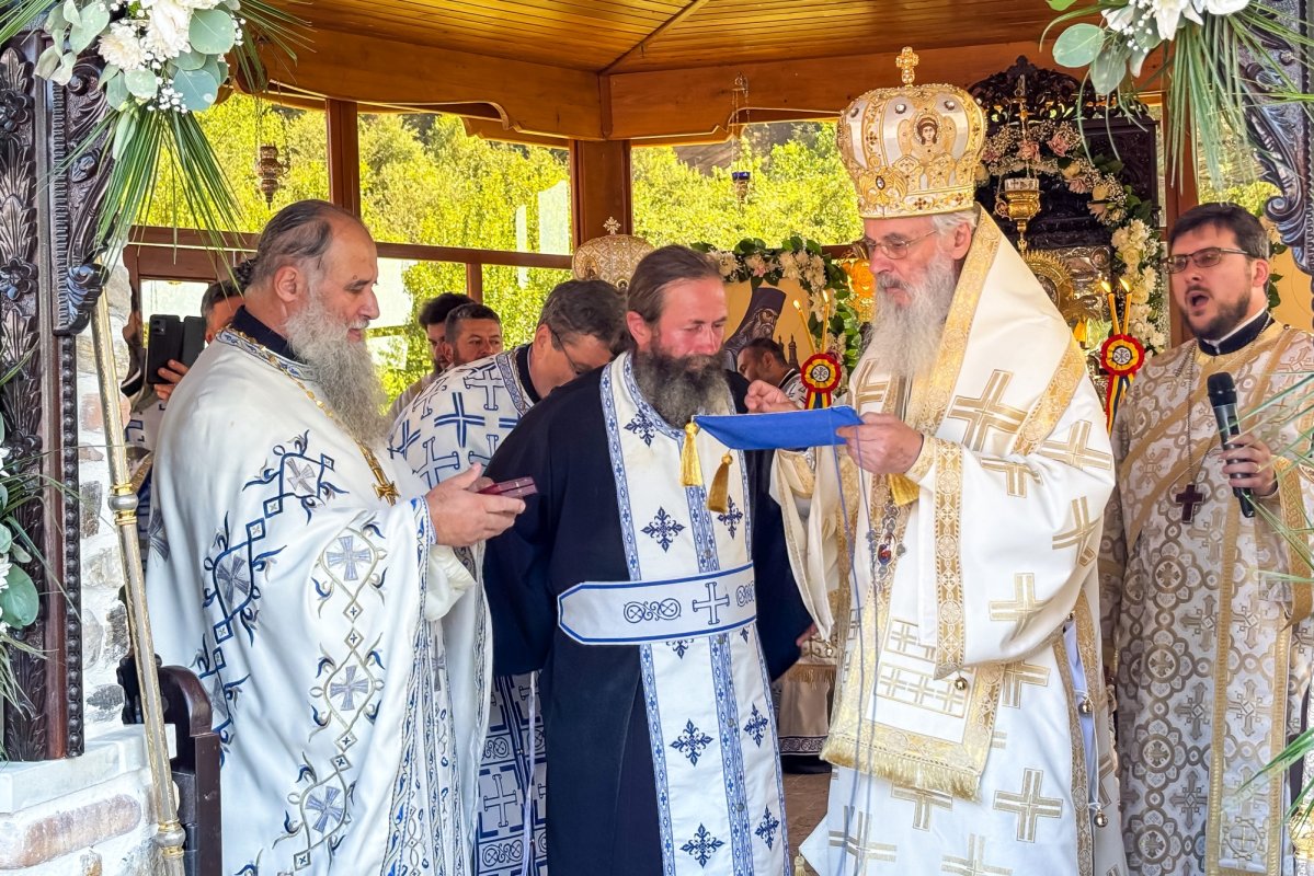 Noul paraclis de la Pocrov, sfințit de doi ierarhi ai Bisericii Ortodoxe Române 338331