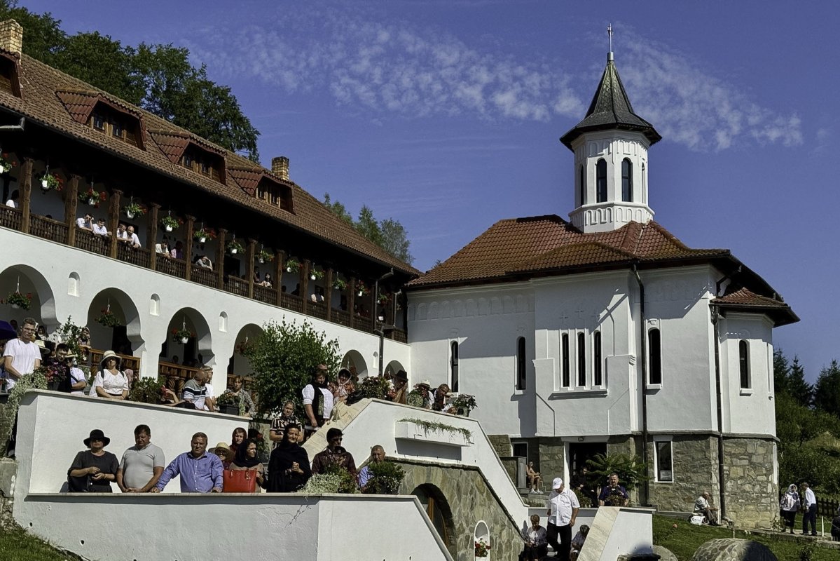 Biserica mănăstirii din Valea Mare, județul Covasna, a fost sfinţită 338460