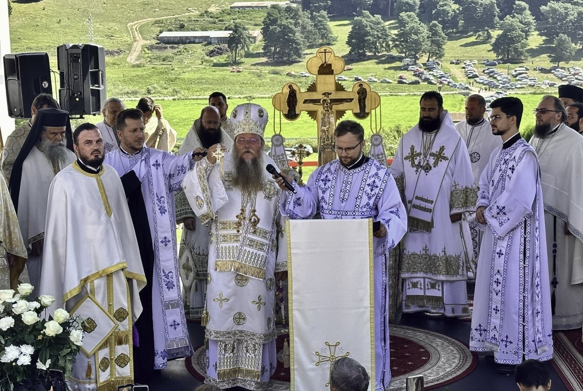 Biserica mănăstirii din Valea Mare, județul Covasna, a fost sfinţită 338461