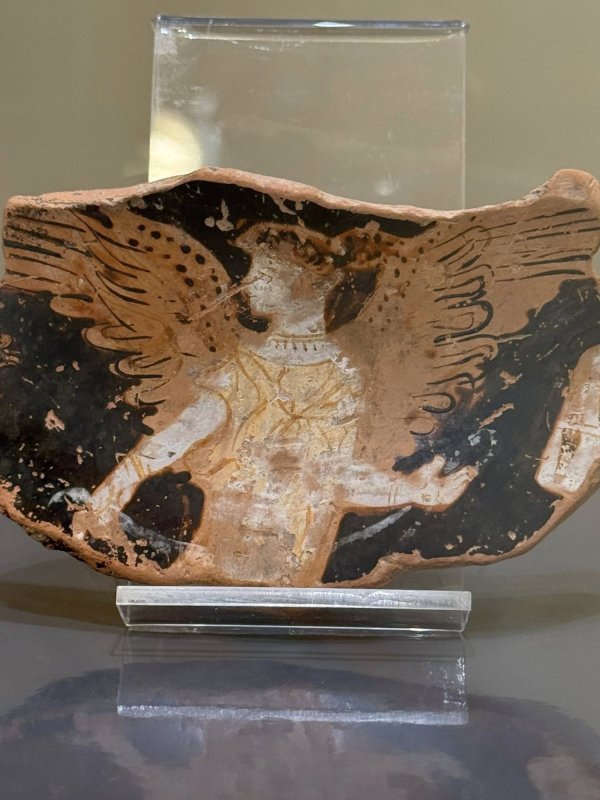 Ceramică grecească cu figuri roșii 338391