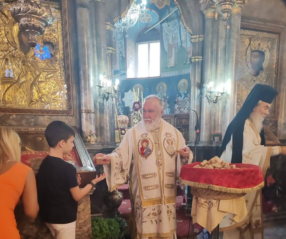 Episcopul Tulcii a slujit în insula Lesbos 338472