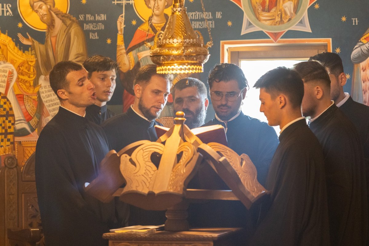 Sfântul Cuvios Ioan Iacob prăznuit la o mănăstire din București  338487