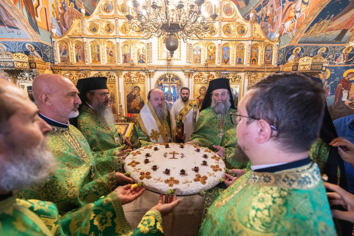 Sfântul Cuvios Ioan Iacob prăznuit la o mănăstire din București  338488