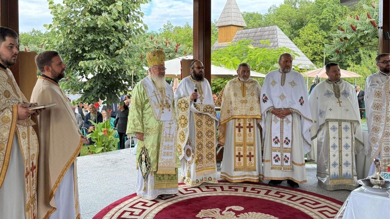 Hramul Mănăstirii Piatra Craiului, judeţul Cluj 338516