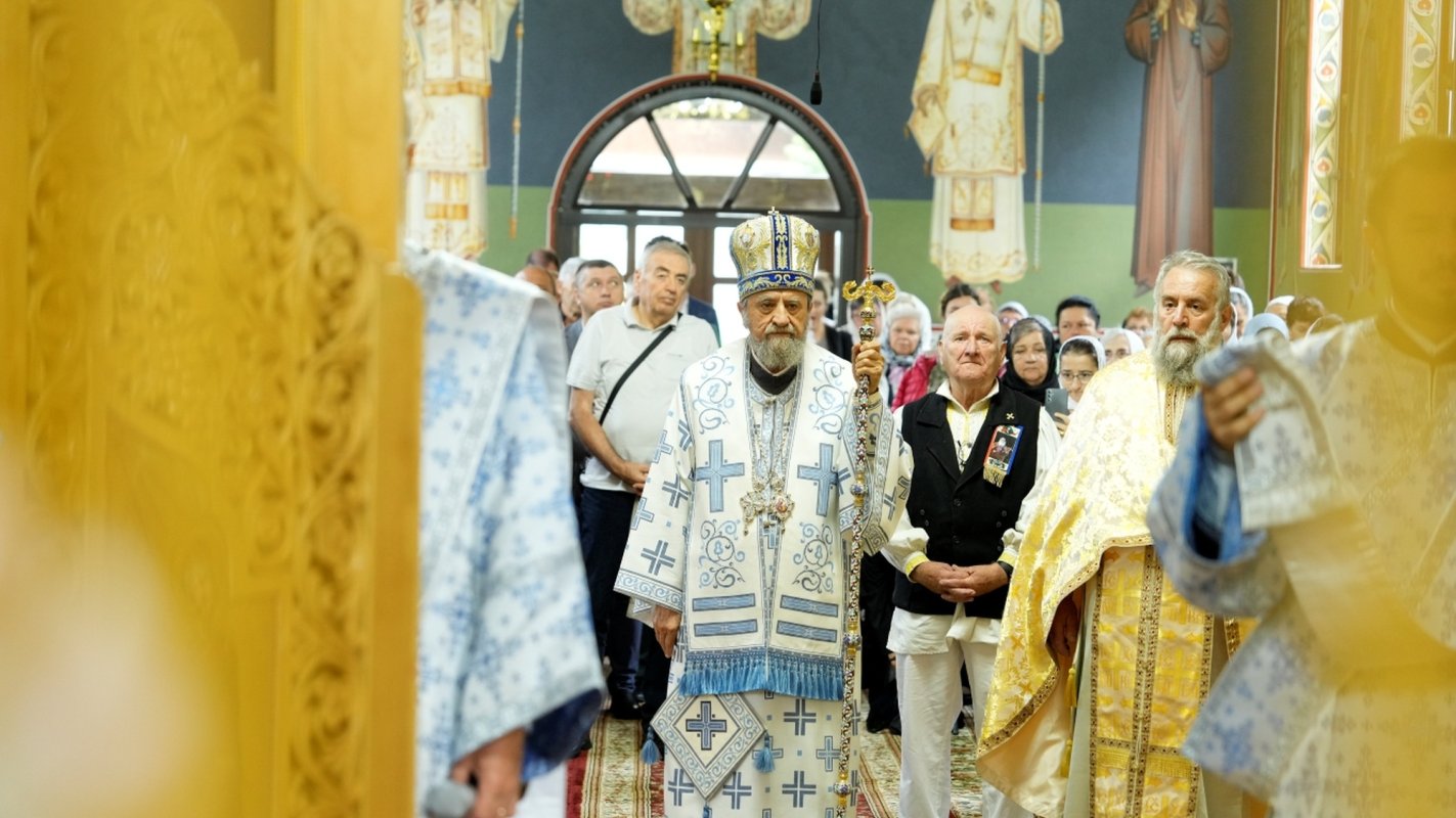 Liturghie arhierească la hramul Schitului Păltiniş 338632