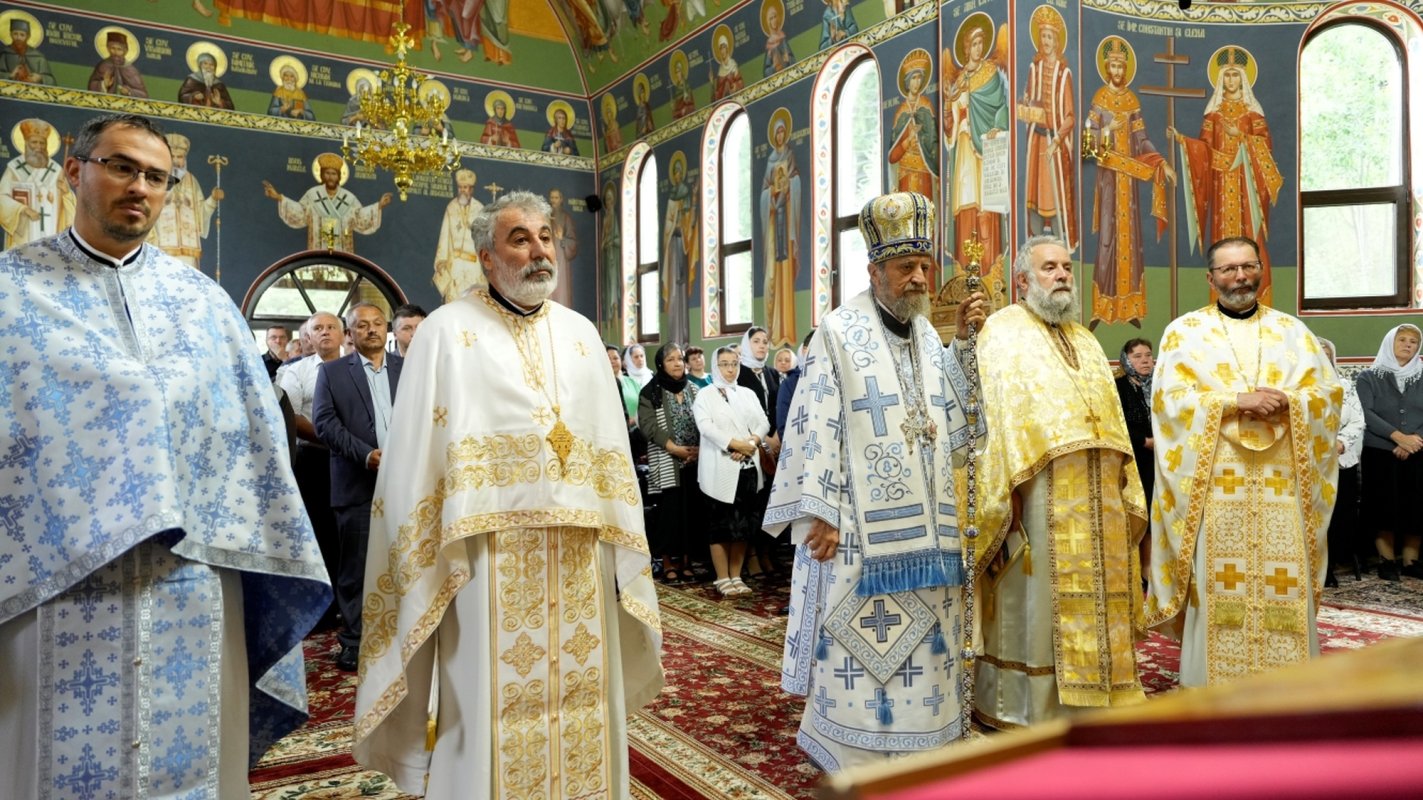 Liturghie arhierească la hramul Schitului Păltiniş 338633