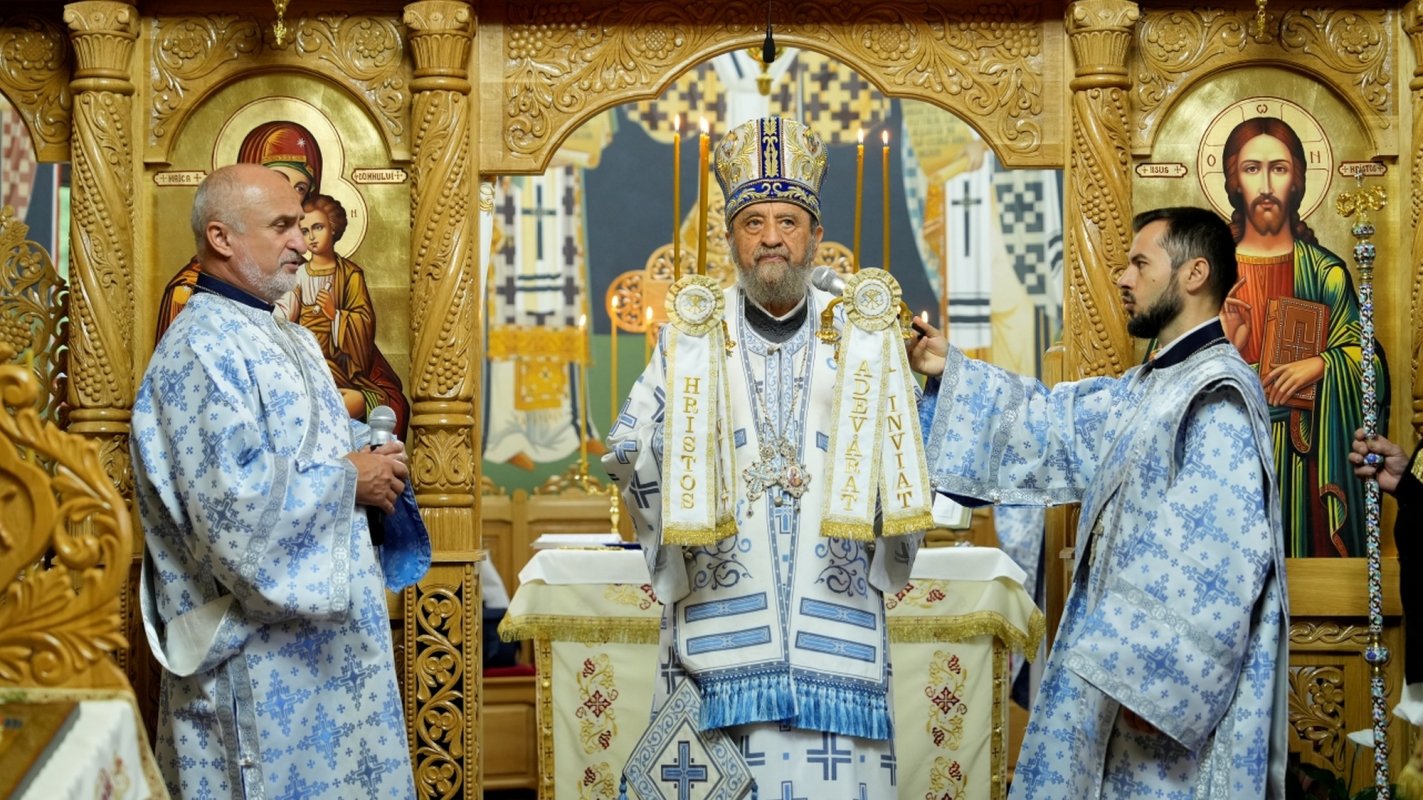 Liturghie arhierească la hramul Schitului Păltiniş 338635