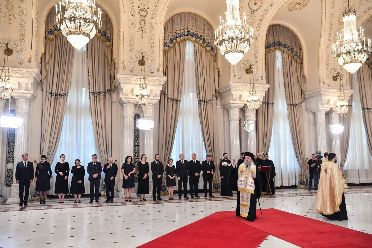 Slujbă de pomenire pentru Ion Iliescu, fostul președinte al României 338587