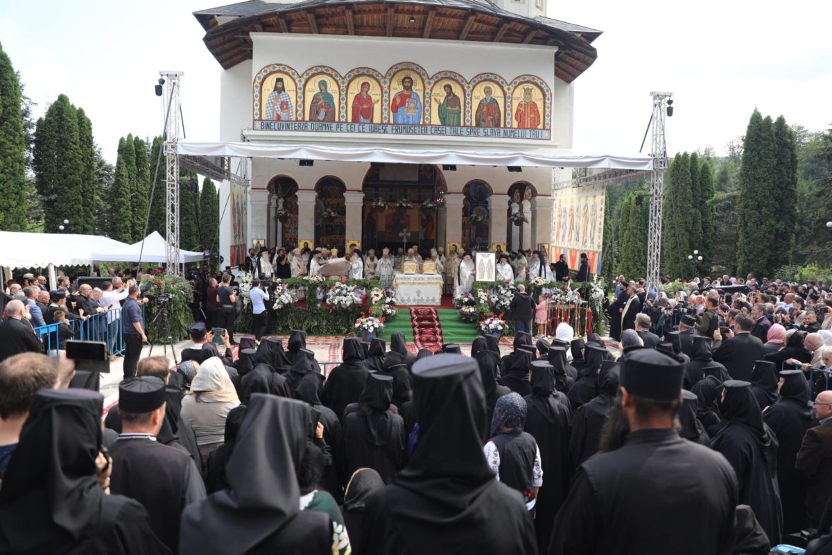 Proclamarea locală a canonizării Sfinților Cuvioşi Paisie Olaru și Cleopa Ilie 338701