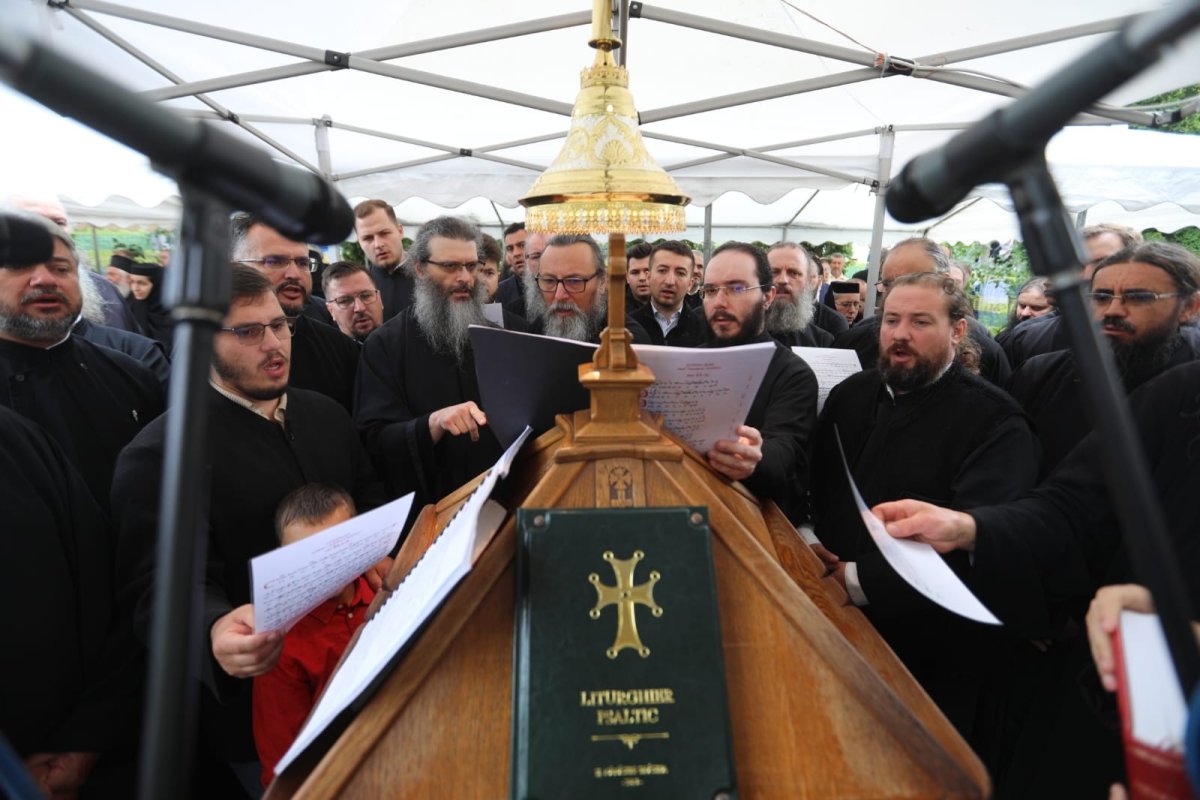 Proclamarea locală a canonizării Sfinților Cuvioşi Paisie Olaru și Cleopa Ilie 338713