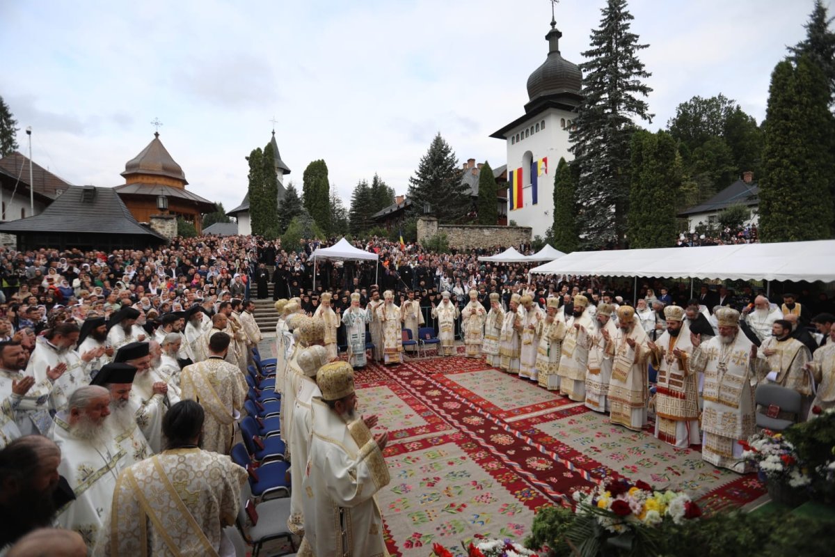 Proclamarea locală a canonizării Sfinților Cuvioşi Paisie Olaru și Cleopa Ilie 338715