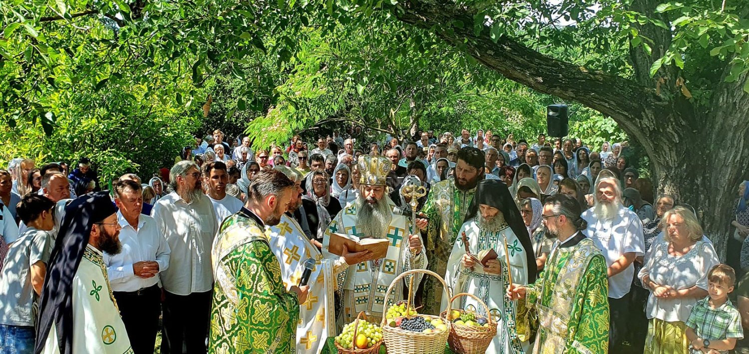 Schimbarea la Față a Domnului la Mănăstirea Săraca din Timiș 338670