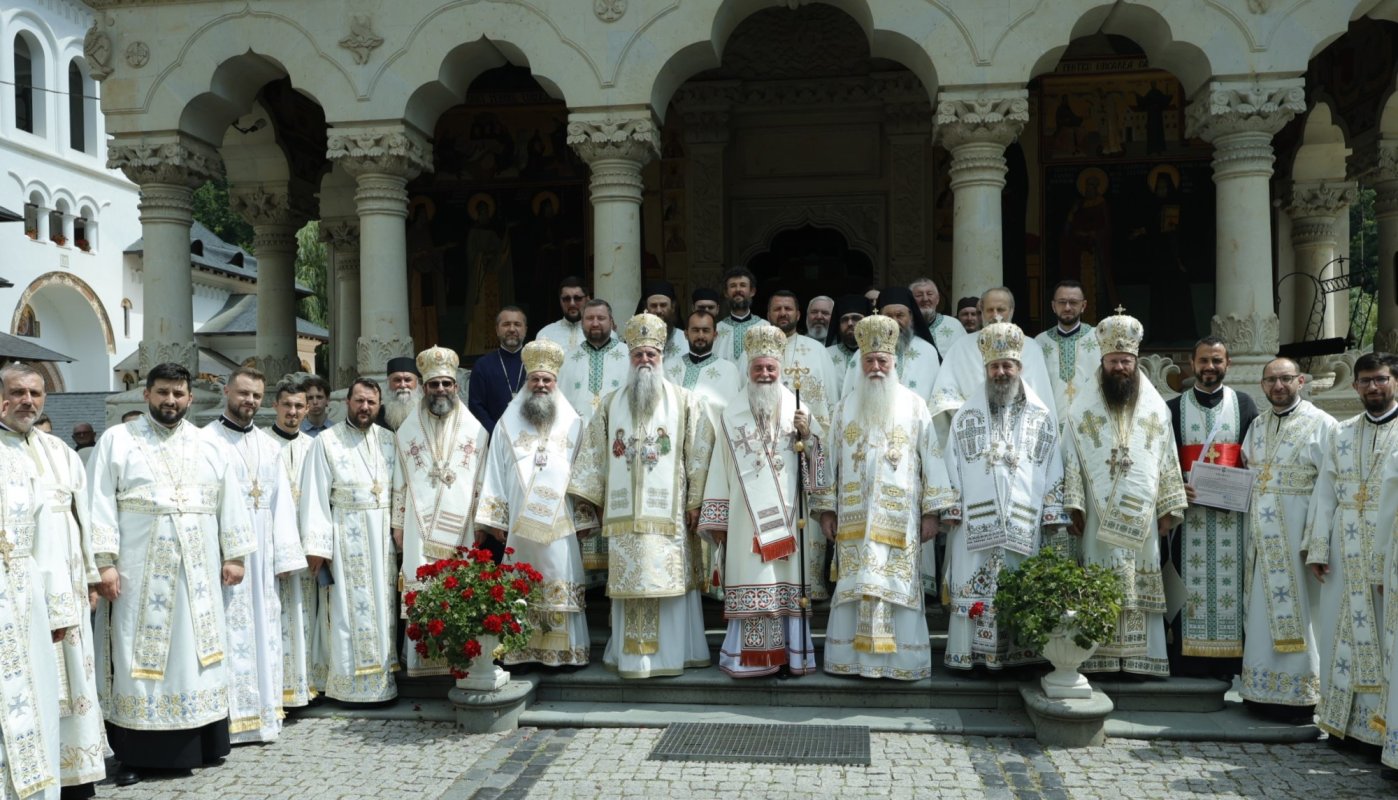 Ziua comuniunii şi a luminii la Mănăstirea Lainici 338666