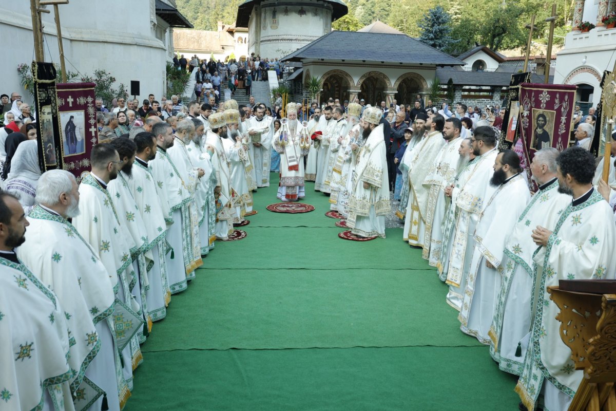 Ziua comuniunii şi a luminii la Mănăstirea Lainici 338667