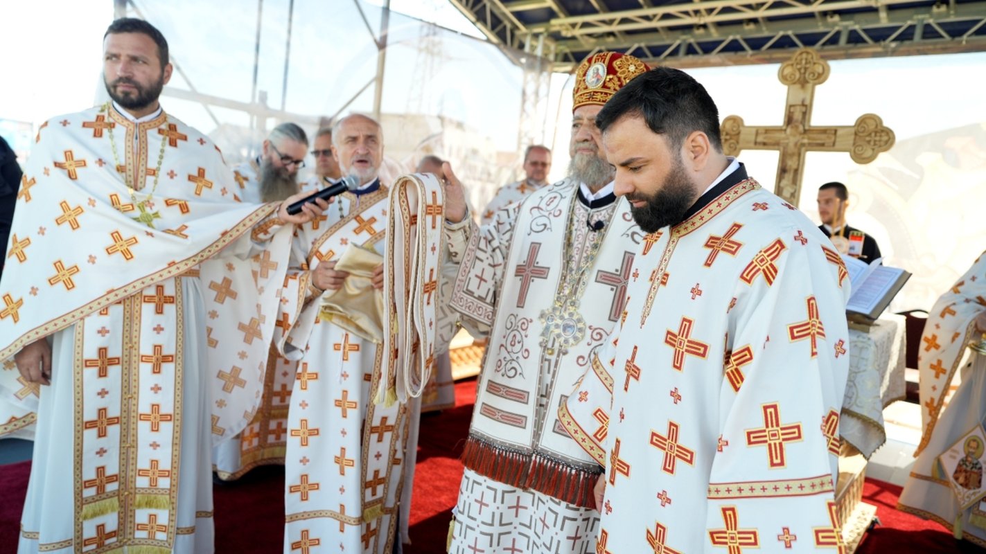 Hramul Bisericii „Sfântul Mucenic Laurenţiu” din Cisnădie 338878