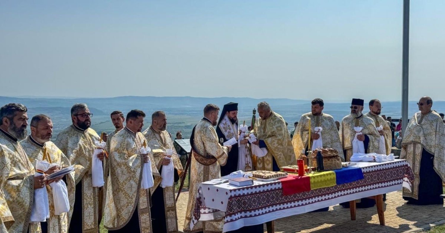 Omagiu adus eroilor români pe dealul Coșnei 338895