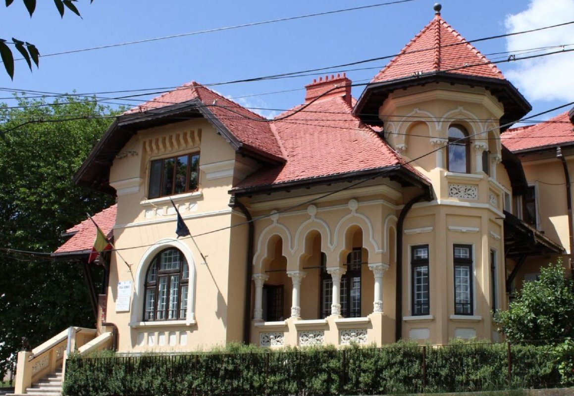 Poetul Mihai Codreanu omagiat  la Iași 338859