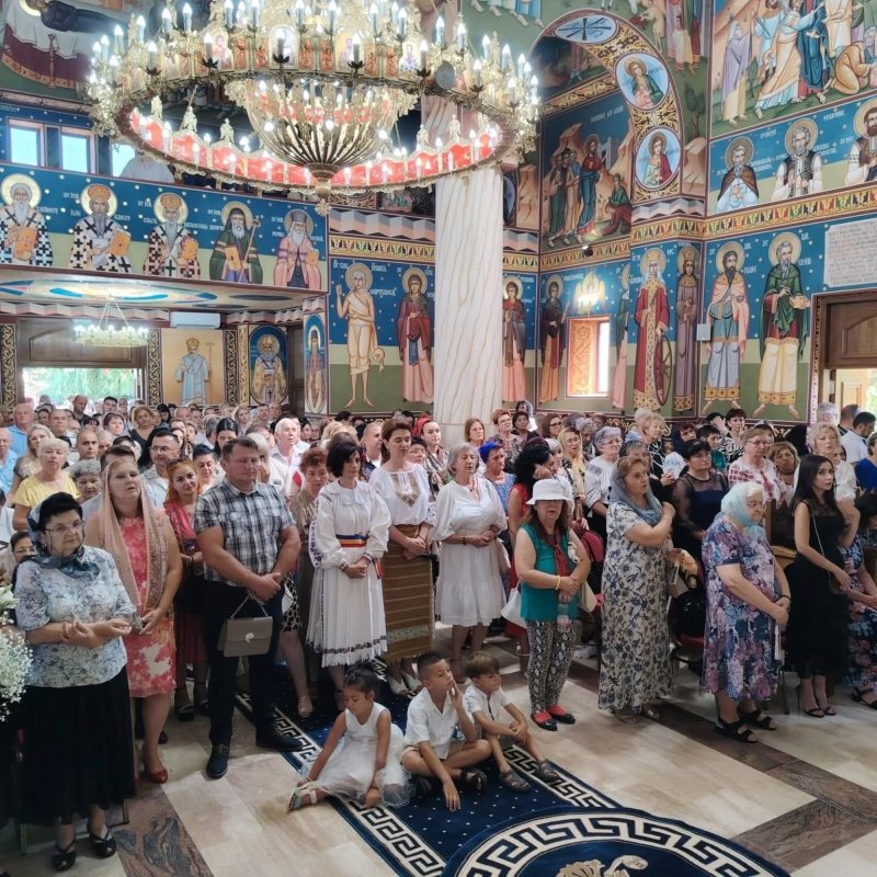 Târnosirea bisericii din cartierul arădean Cadaș-Silvaș 338905