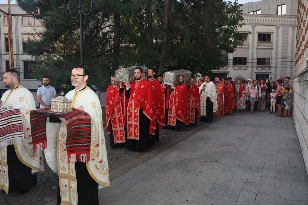 Sfântul Ierarh Nifon cinstit cu evlavie la Craiova 338976