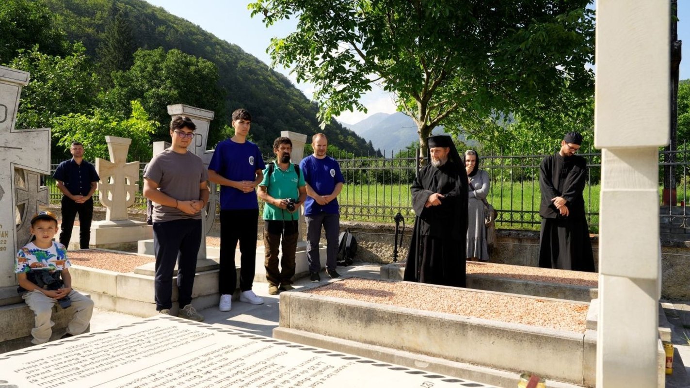 Sfințirea plăcii comemorative a Sfântului Serafim cel Răbdător de la Sâmbăta de Sus 339005