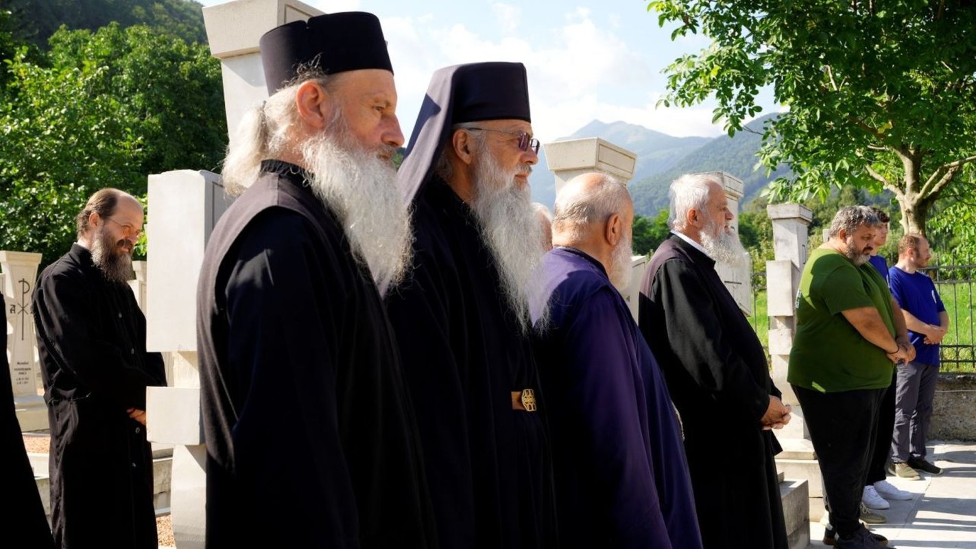 Sfințirea plăcii comemorative a Sfântului Serafim cel Răbdător de la Sâmbăta de Sus 339007