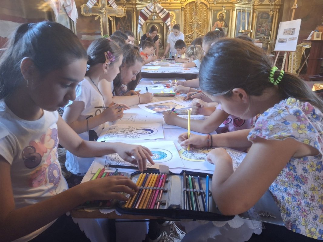 Activități cu tinerii la parohii brăilene 339054