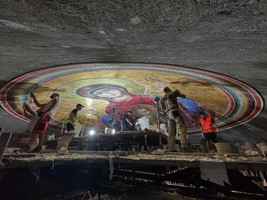 Icoană importantă amplasată în pronaosul Catedralei Naționale 339000