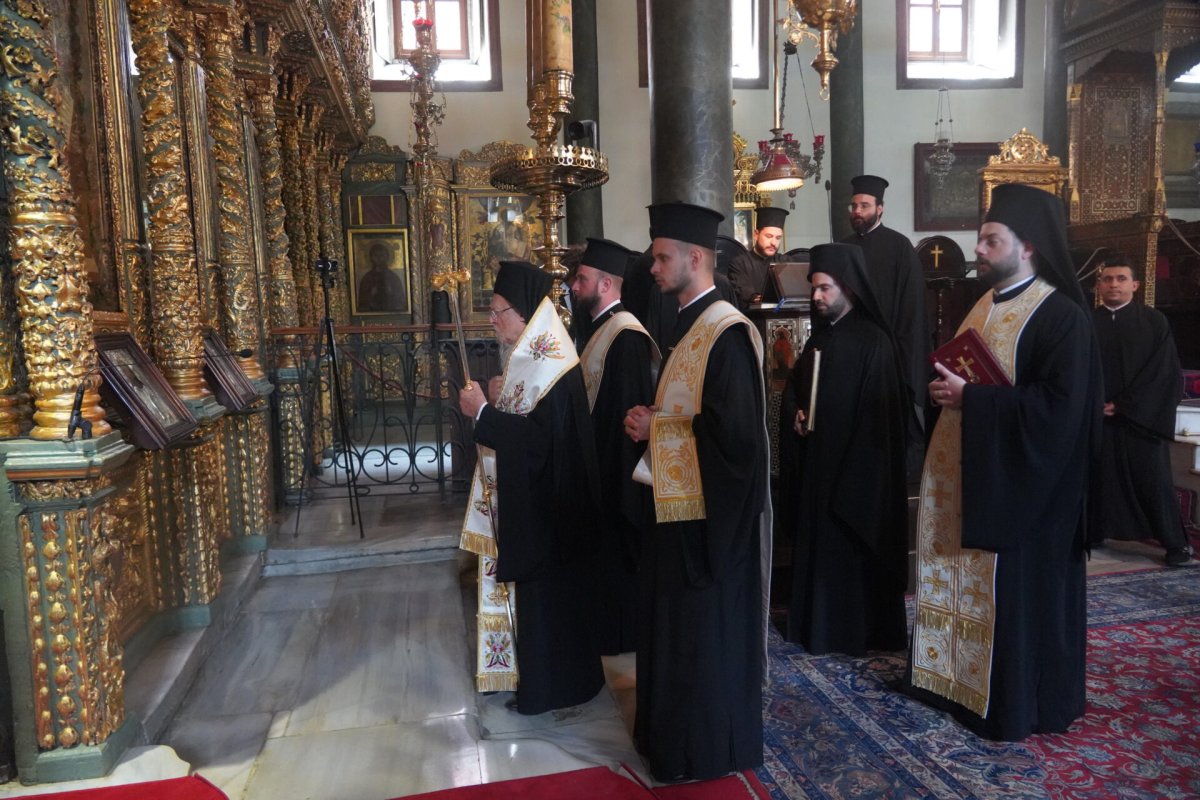 Mitropolitul Dionisie al Corintului a fost înmormântat 338979