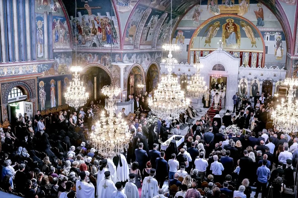 Mitropolitul Dionisie al Corintului a fost înmormântat 338980