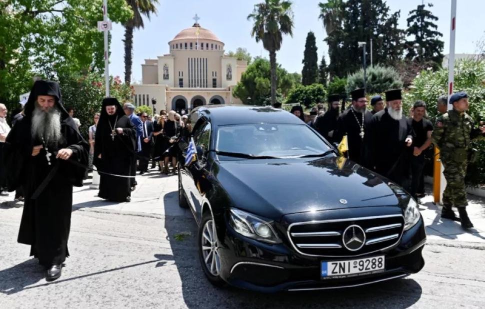 Mitropolitul Dionisie al Corintului a fost înmormântat 338982