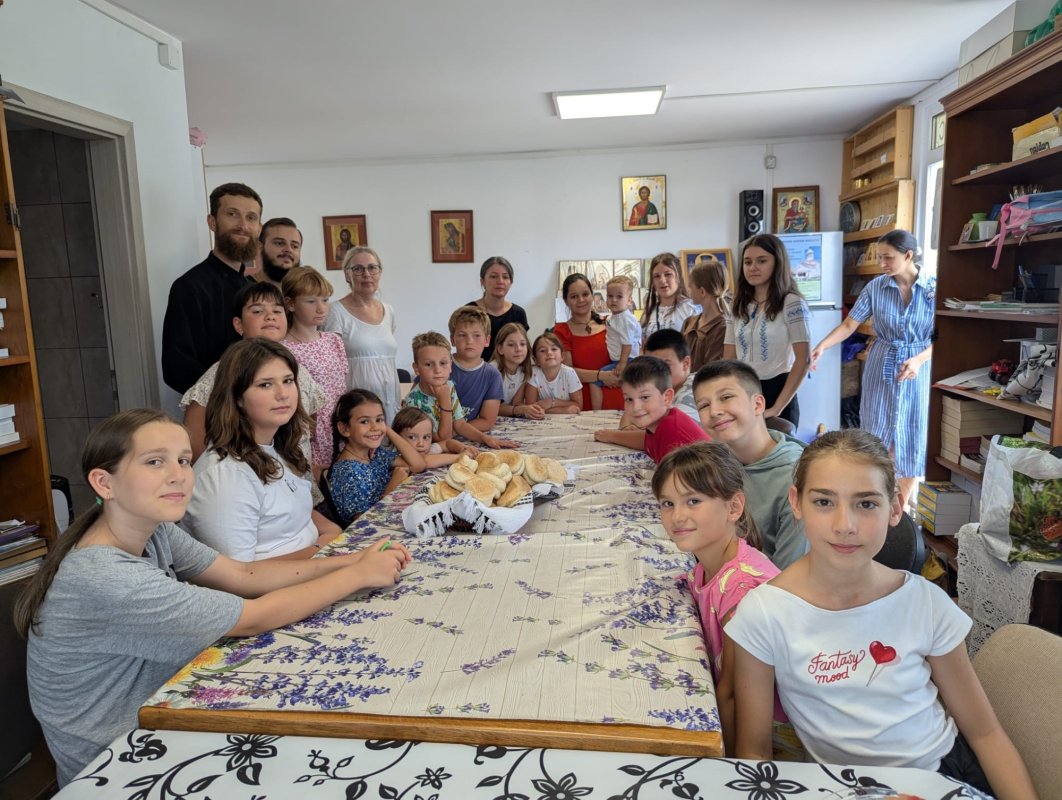 Școala de vară din tinda bisericii la Timișoara 339068