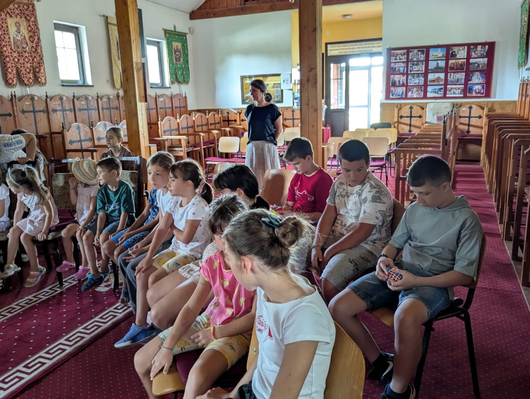 Școala de vară din tinda bisericii la Timișoara 339069