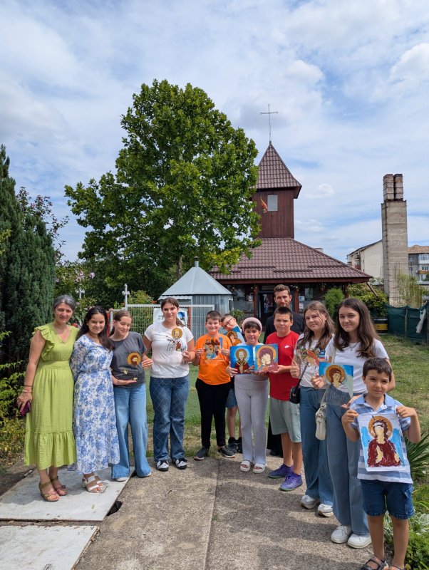 Școala de vară din tinda bisericii la Timișoara 339070